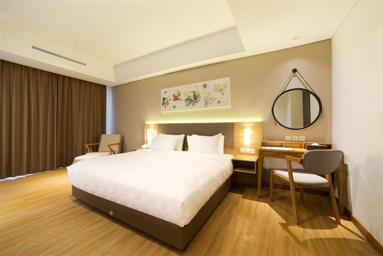 Aviary Bintaro Hotell Serpong Exteriör bild